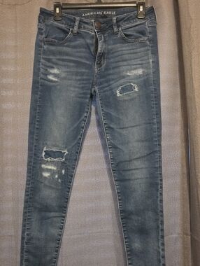 American Eagle Outfitters Women's Medium Blue Ripped Skinny Jeans